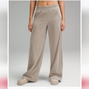 Lululemon scuba wide leg pant velvet cord, rivers tone. NWT.